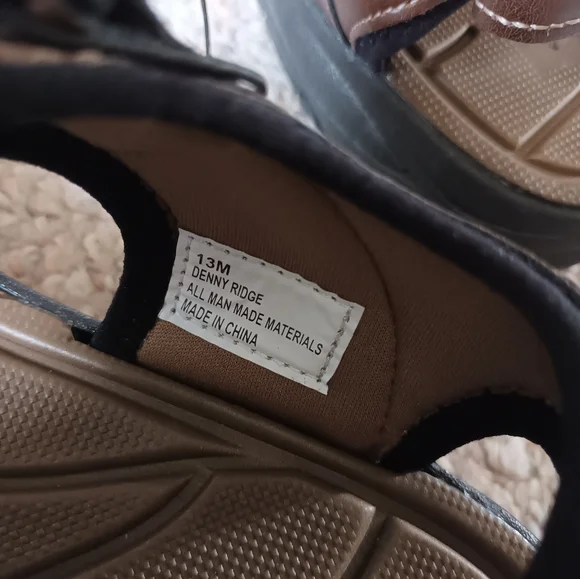 New Eddie Bauer Men's Faux Leather Top Sandals. - Picture 9 of 11